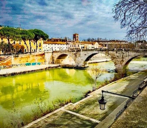 174 - Letterio-Scopelliti - Lungotevere-a-Roma - 42x29-cm - Fotografia