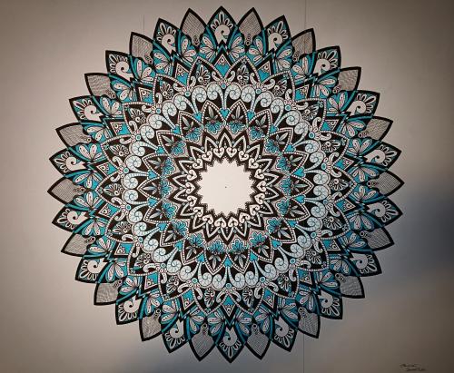 326 Chiara-Rolfo Mandala-Design Penna-a-punta-fine-nera-e-azzurro-geometria 57x48-cm