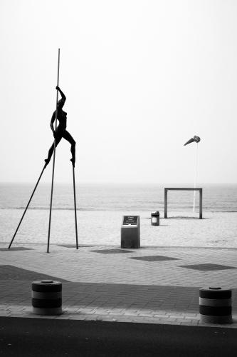 727 - Ilona-Vandewynckele- - La-Danseuse-au-bord-de-la-mer - 40x60-cm - Photographie-numerique